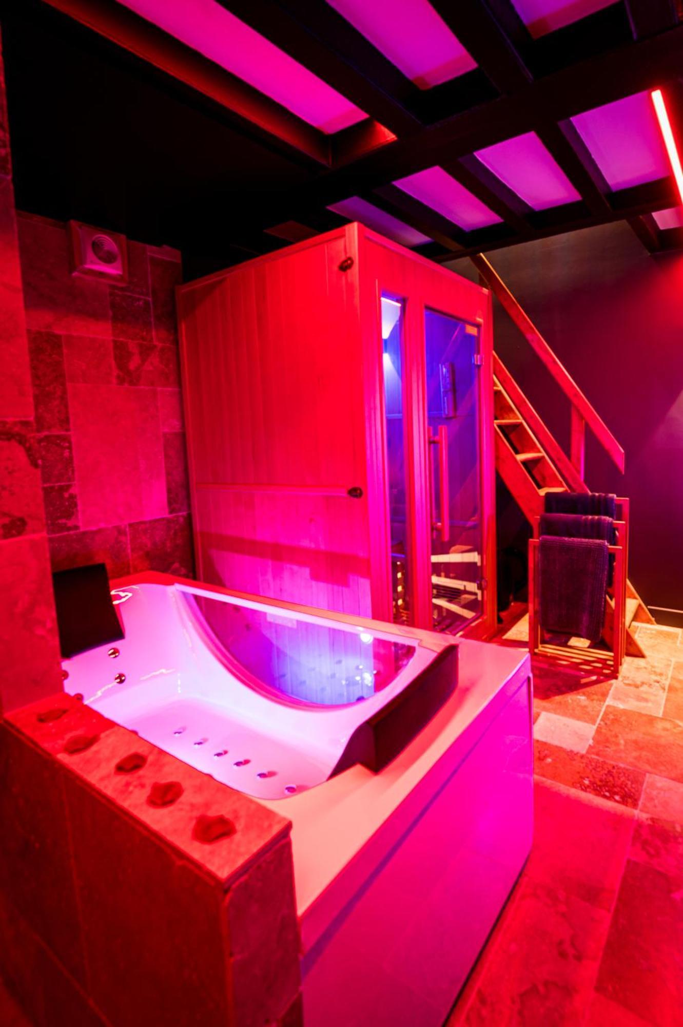 Loveroom Sauna, Balneo, Parking Prive Dans Le Centre De הונפלר חדר תמונה