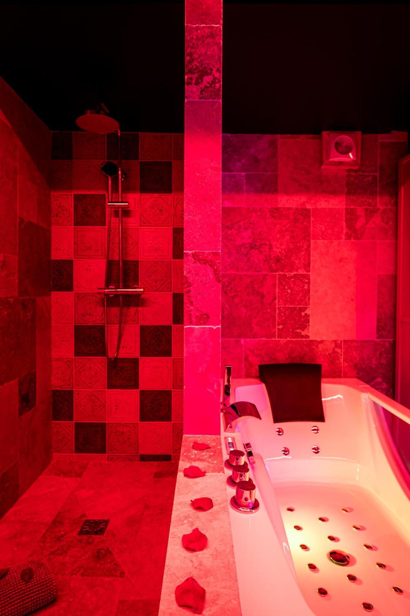 Loveroom Sauna, Balneo, Parking Prive Dans Le Centre De הונפלר חדר תמונה