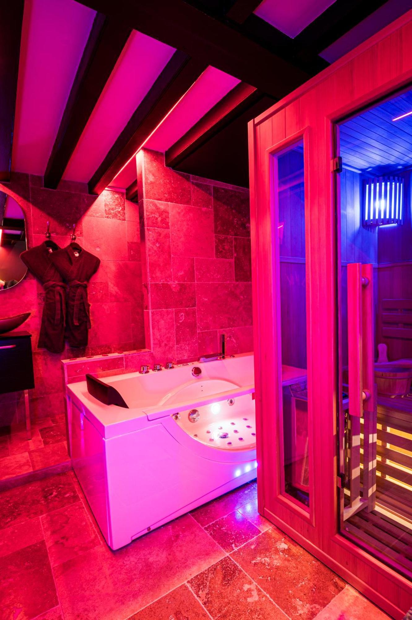 Loveroom Sauna, Balneo, Parking Prive Dans Le Centre De הונפלר חדר תמונה