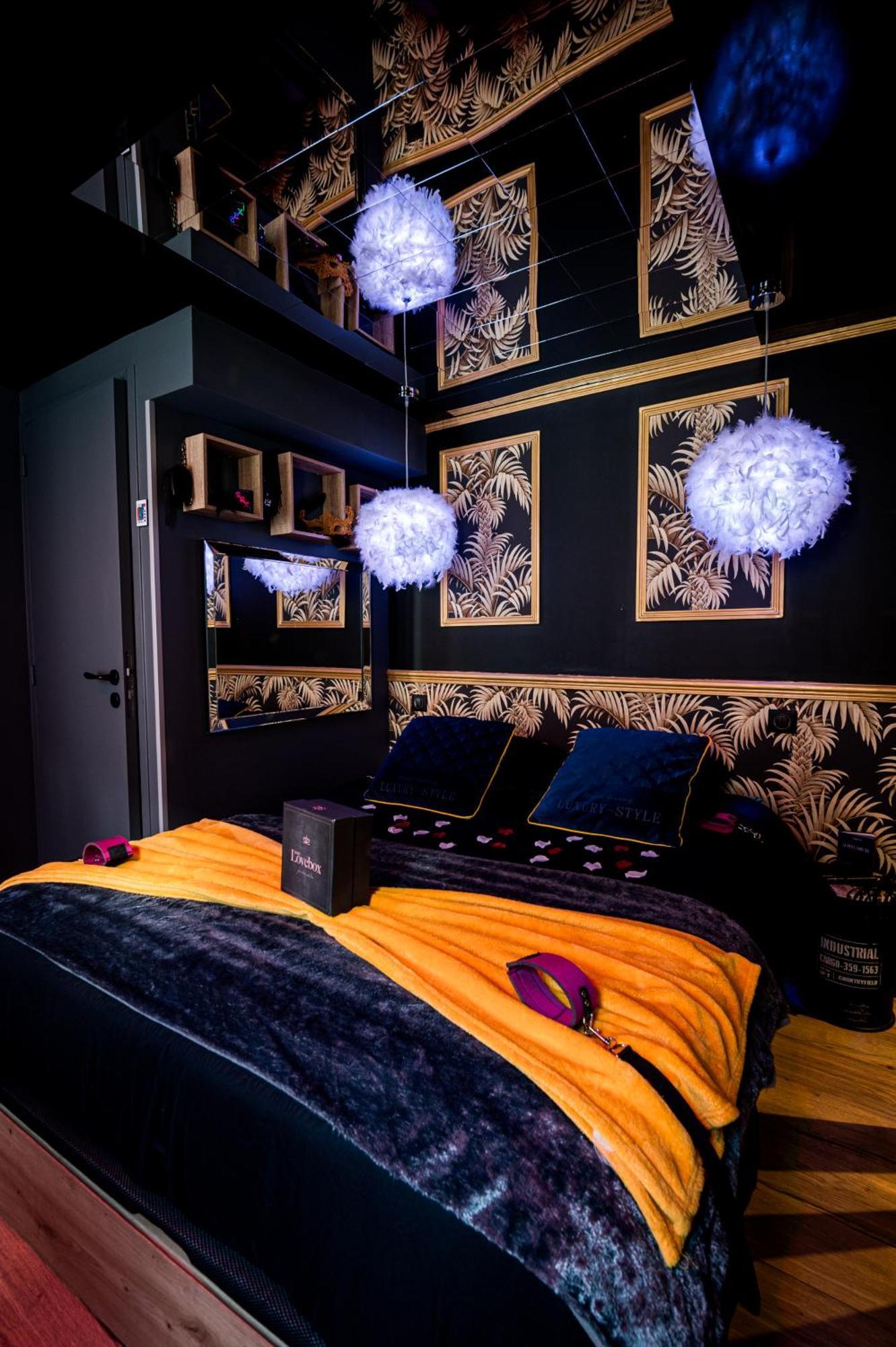 Loveroom Sauna, Balneo, Parking Prive Dans Le Centre De הונפלר חדר תמונה