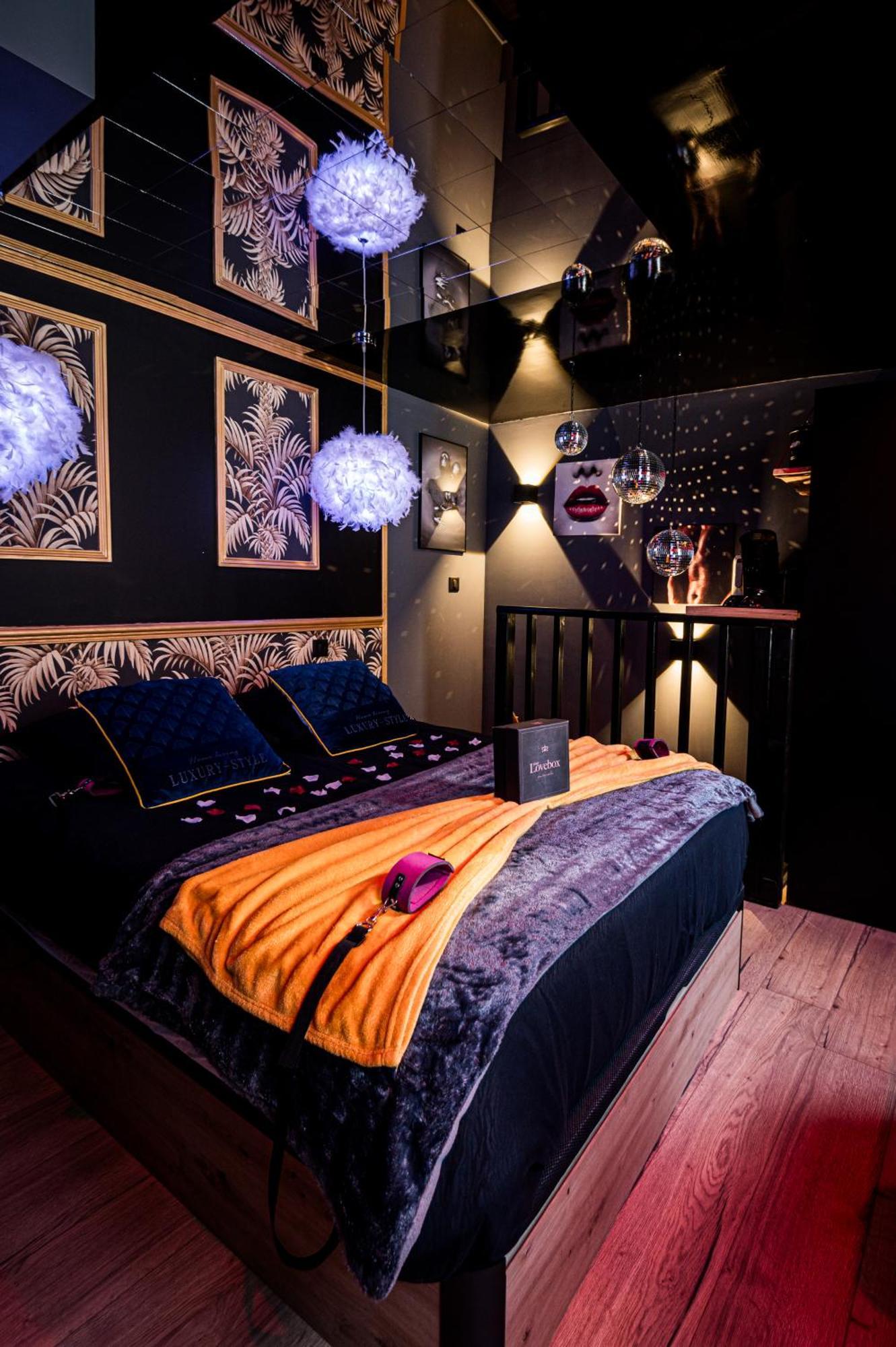 Loveroom Sauna, Balneo, Parking Prive Dans Le Centre De הונפלר חדר תמונה
