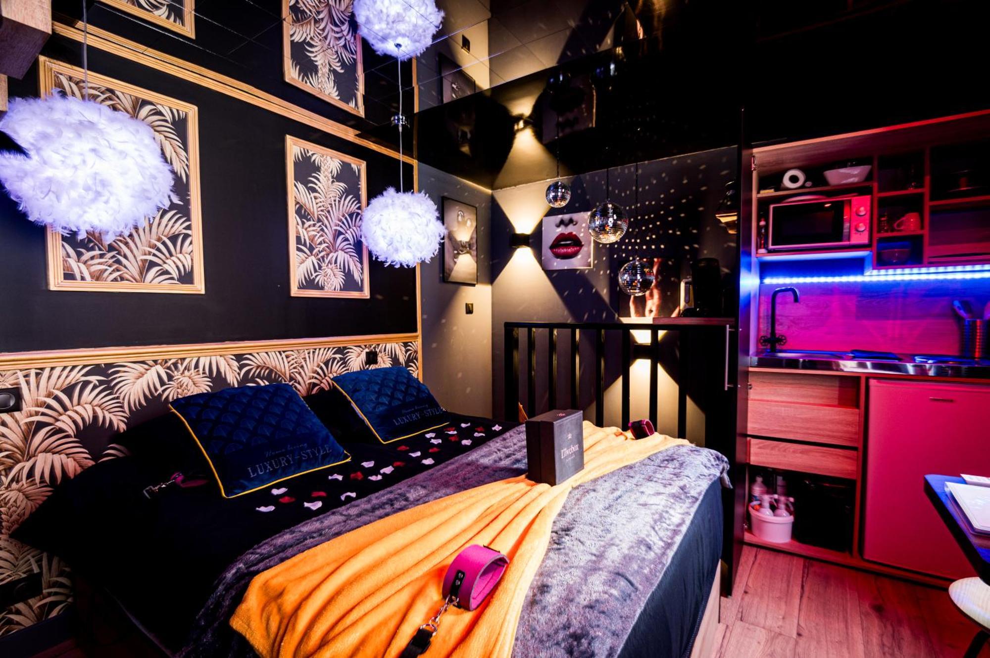 Loveroom Sauna, Balneo, Parking Prive Dans Le Centre De הונפלר חדר תמונה